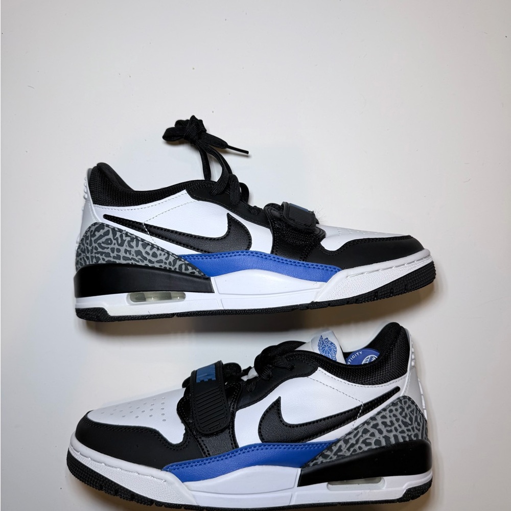 Air Jordan Legacy 312 Low White
Black Game Royal size 7.5 Men CD7069 114